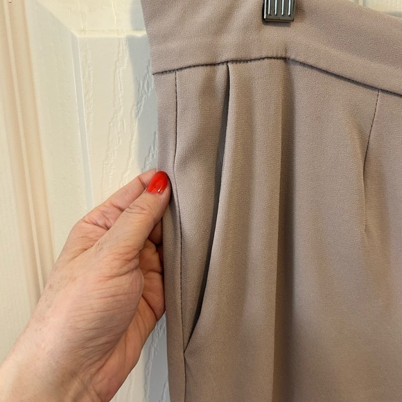 Babaton size 10 cropped dress pants - Picture 4 of 4